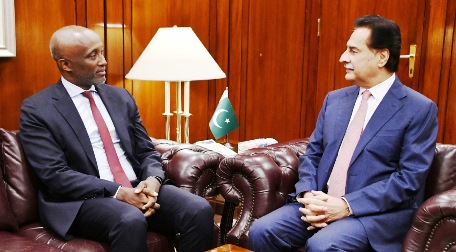 Islamabad 24.08.2026: United Nations Resident Coordinator and Humanitarian Coordinator Mohamed Yahya called on Speaker National Assembly Sardar Ayaz Sadiq at Parliament House